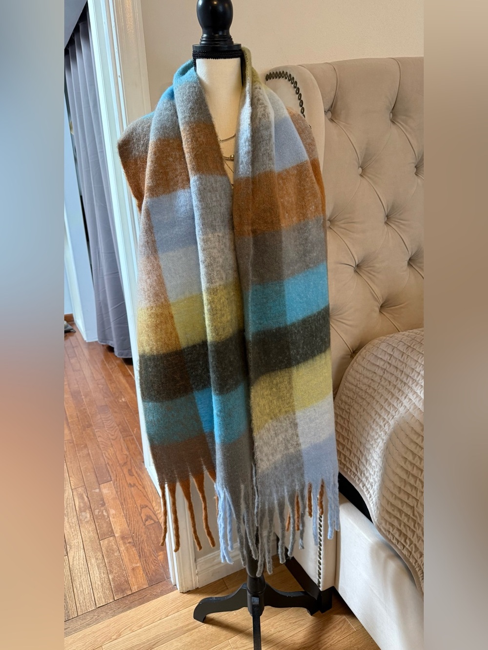 Cozy Striped Multicolor Scarf - Soft Fringe